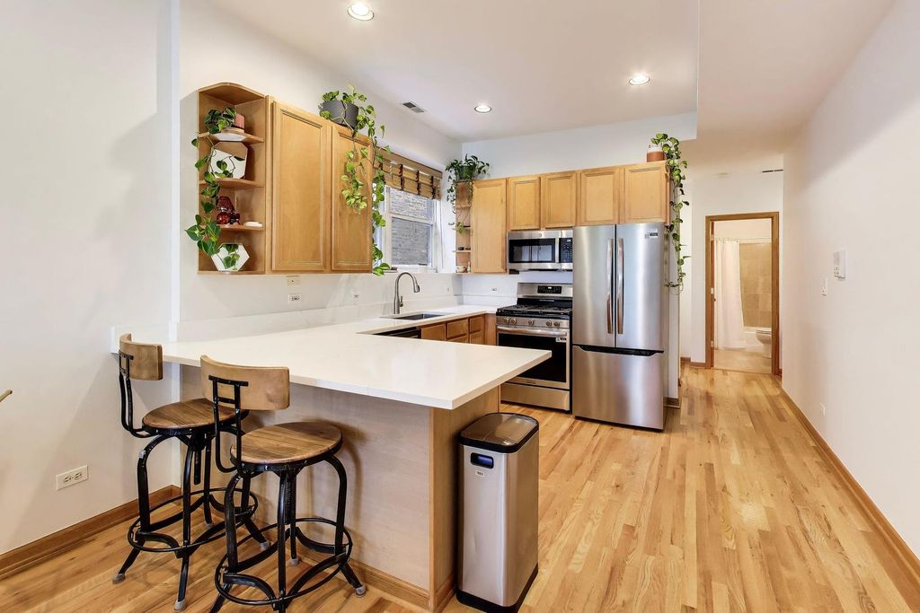 2236 N Maplewood Avenue 2, Chicago, IL 60647 — photo 4