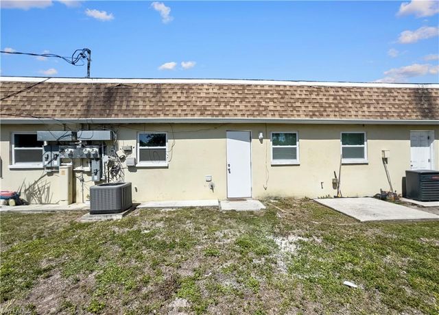6617 Warwick CIR, Fort Myers, FL 33919