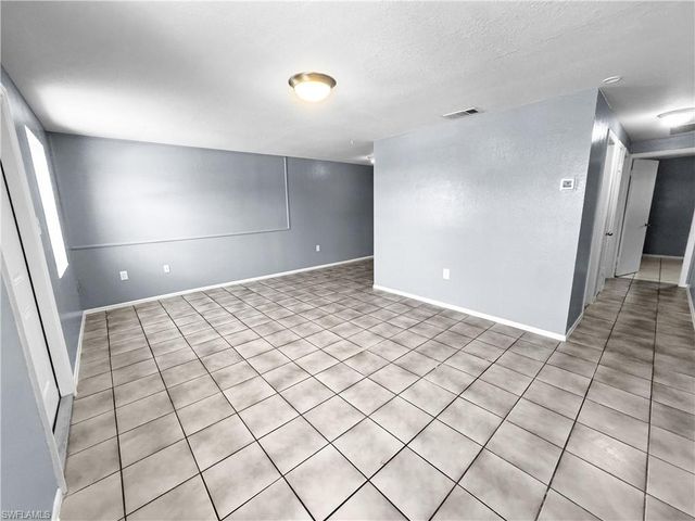 6617 Warwick CIR, Fort Myers, FL 33919