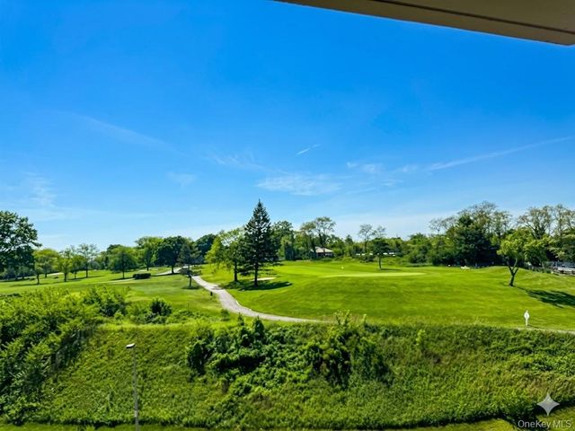 269-10 Grand Central Parkway 4O, Floral Park, NY 11005