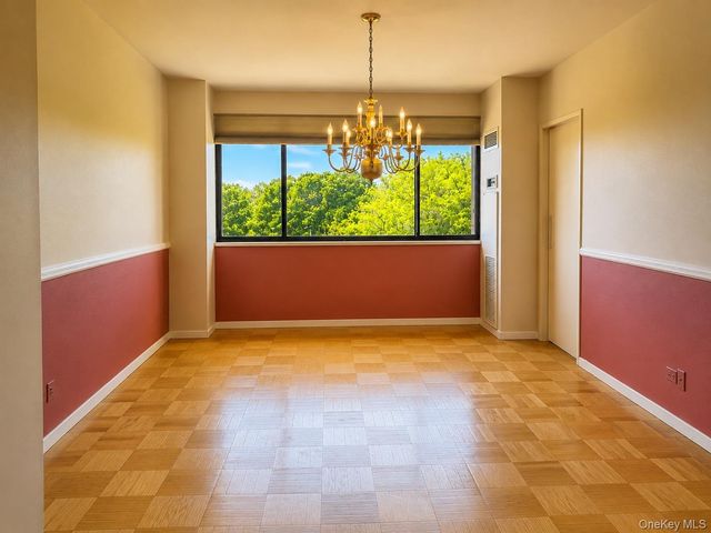 269-10 Grand Central Parkway 4O, Floral Park, NY 11005