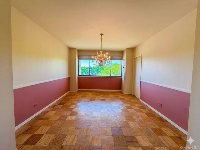 269-10 Grand Central Parkway 4O, Floral Park, NY 11005