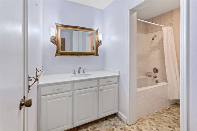 333 Jeanine Street, Lake Charles, LA 70605