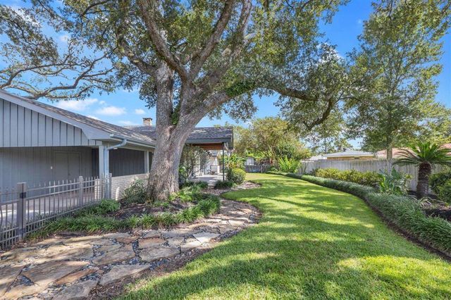 333 Jeanine Street, Lake Charles, LA 70605