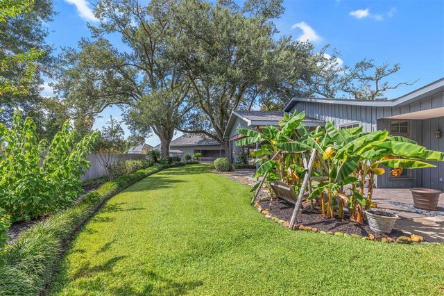 333 Jeanine Street, Lake Charles, LA 70605