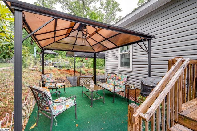 25 Valley Road, Travelers Rest, SC 29690