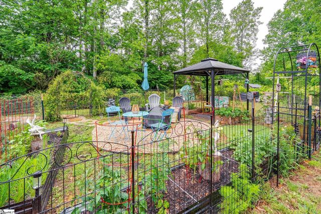25 Valley Road, Travelers Rest, SC 29690