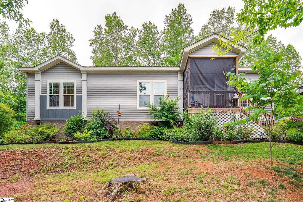 25 Valley Road, Travelers Rest, SC 29690