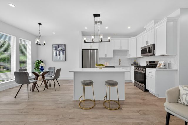 5027 Willow Glen Drive A-B, Houston, TX 77033