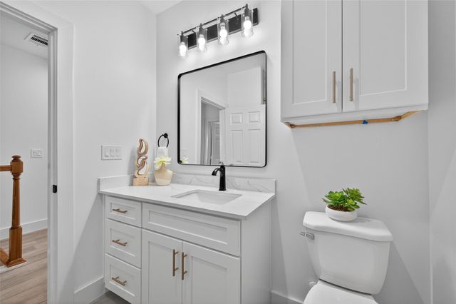 5027 Willow Glen Drive A-B, Houston, TX 77033