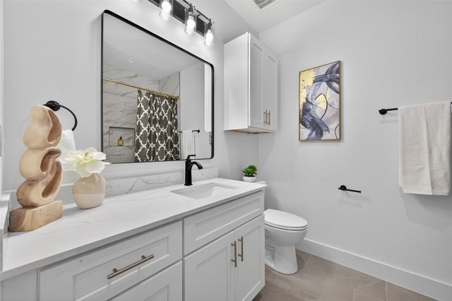 5027 Willow Glen Drive A-B, Houston, TX 77033