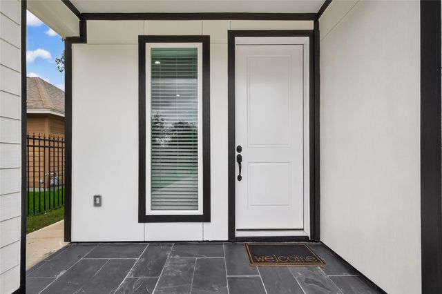 5027 Willow Glen Drive A-B, Houston, TX 77033