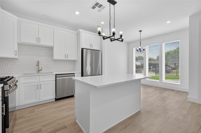 5027 Willow Glen Drive A-B, Houston, TX 77033