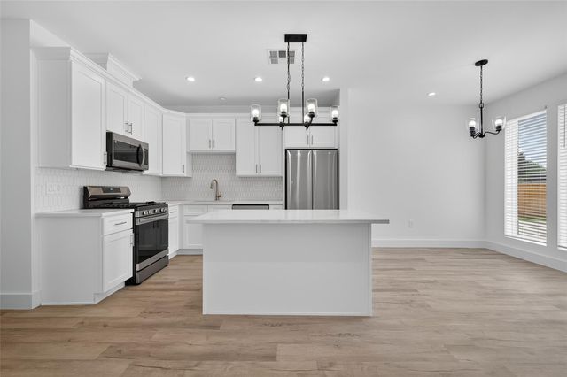 5027 Willow Glen Drive A-B, Houston, TX 77033