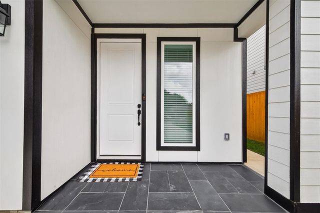 5027 Willow Glen Drive A-B, Houston, TX 77033