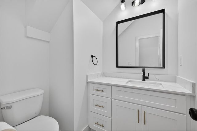 5027 Willow Glen Drive A-B, Houston, TX 77033