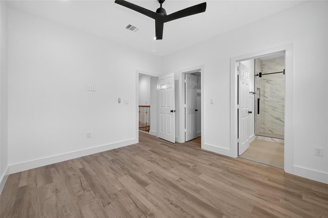 5027 Willow Glen Drive A-B, Houston, TX 77033