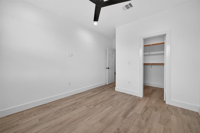 5027 Willow Glen Drive A-B, Houston, TX 77033