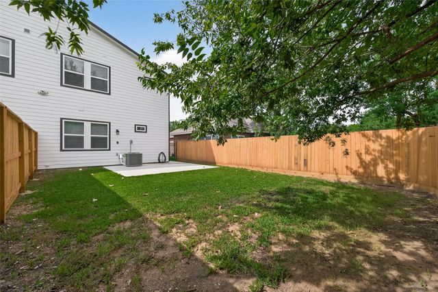 5027 Willow Glen Drive A-B, Houston, TX 77033