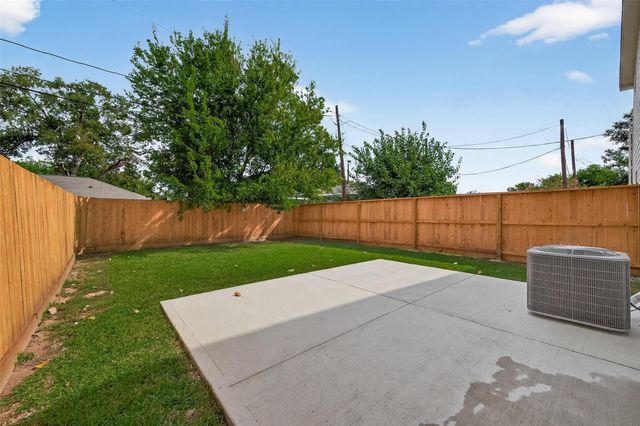5027 Willow Glen Drive A-B, Houston, TX 77033