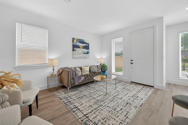 5027 Willow Glen Drive A-B, Houston, TX 77033