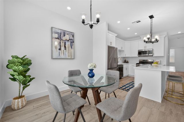 5027 Willow Glen Drive A-B, Houston, TX 77033