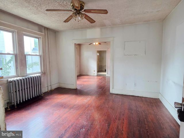 414 W CHERRY ST, Vineland, NJ 08360