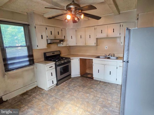 414 W CHERRY ST, Vineland, NJ 08360