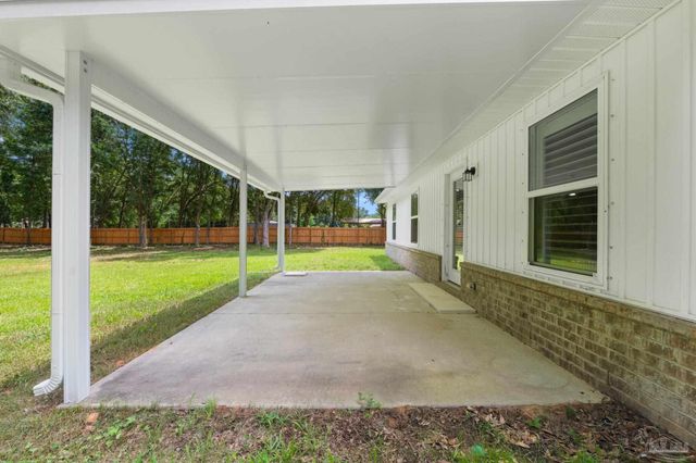 6874 Wallace Dr, Pace, FL 32571