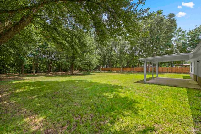 6874 Wallace Dr, Pace, FL 32571