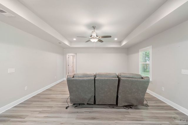6874 Wallace Dr, Pace, FL 32571