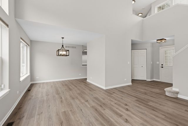 2607 Lexington Lane, Naperville, IL 60540