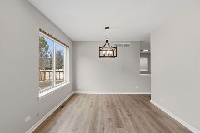 2607 Lexington Lane, Naperville, IL 60540