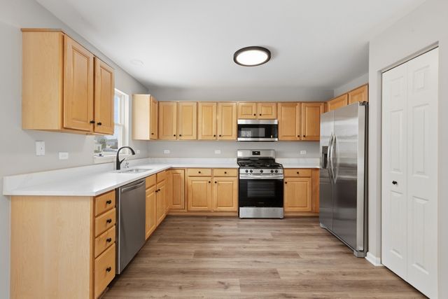 2607 Lexington Lane, Naperville, IL 60540