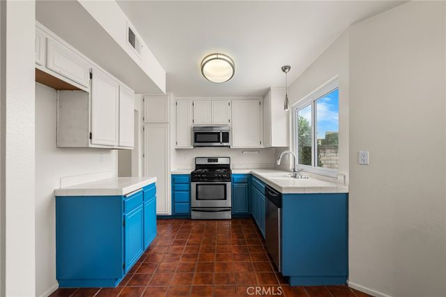 4431 Honeyglen Court, Moorpark, CA 93021