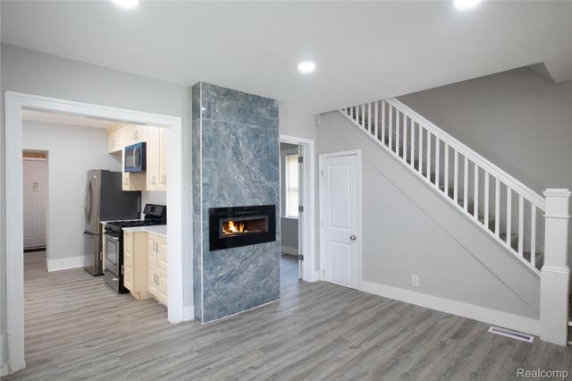 633 N Perry Street, Pontiac, MI 48342
