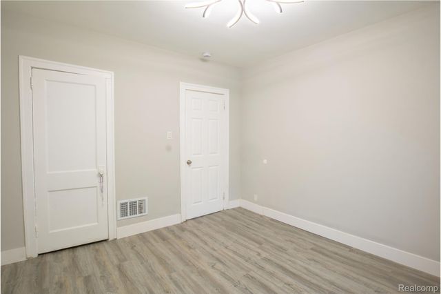 633 N Perry Street, Pontiac, MI 48342
