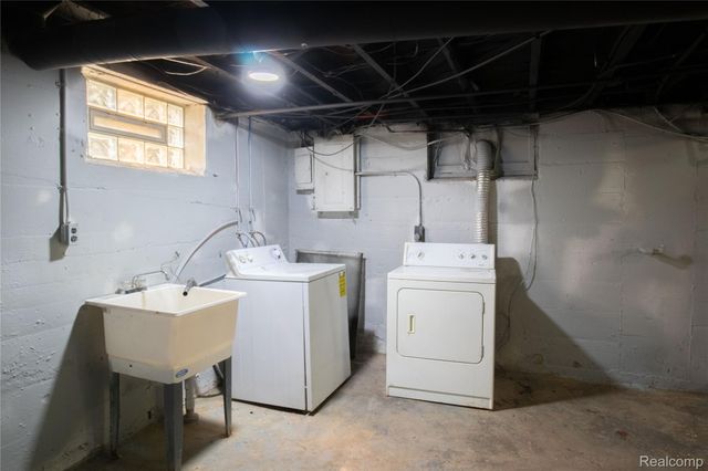633 N Perry Street, Pontiac, MI 48342