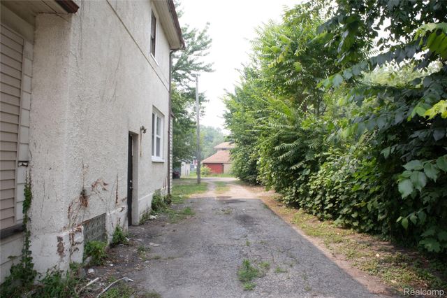 633 N Perry Street, Pontiac, MI 48342