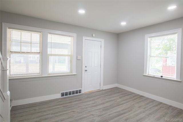 633 N Perry Street, Pontiac, MI 48342