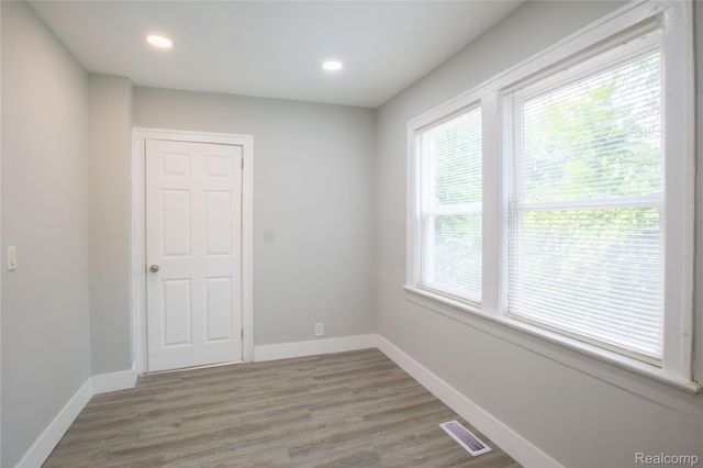 633 N Perry Street, Pontiac, MI 48342