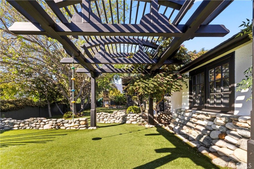 Image 47 of property listing at 2293 Bonnie Brae, Claremont, CA 91711