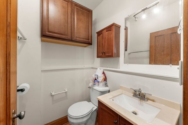 421 W Alexander Boulevard, Elmhurst, IL 60126
