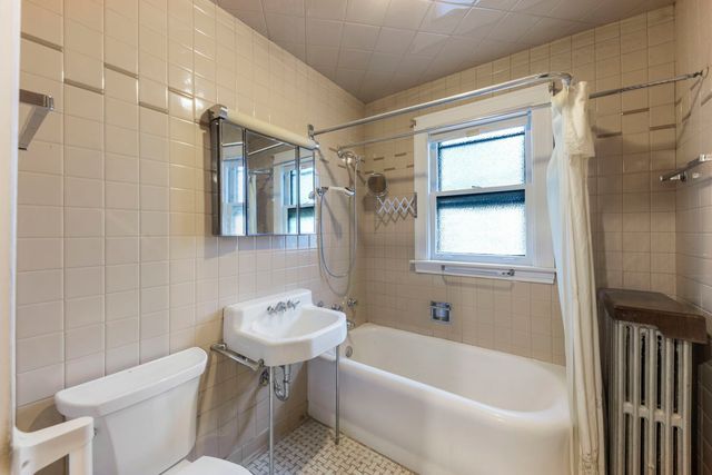 421 W Alexander Boulevard, Elmhurst, IL 60126