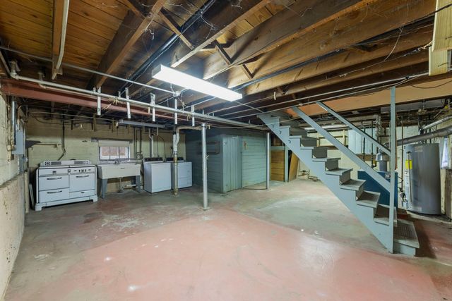 421 W Alexander Boulevard, Elmhurst, IL 60126
