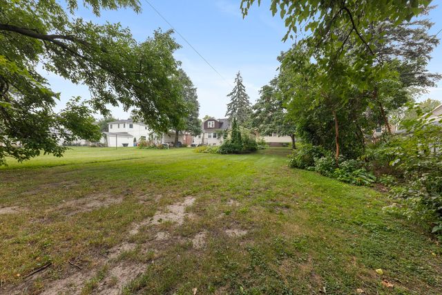 421 W Alexander Boulevard, Elmhurst, IL 60126