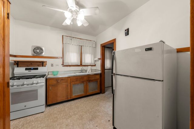 421 W Alexander Boulevard, Elmhurst, IL 60126