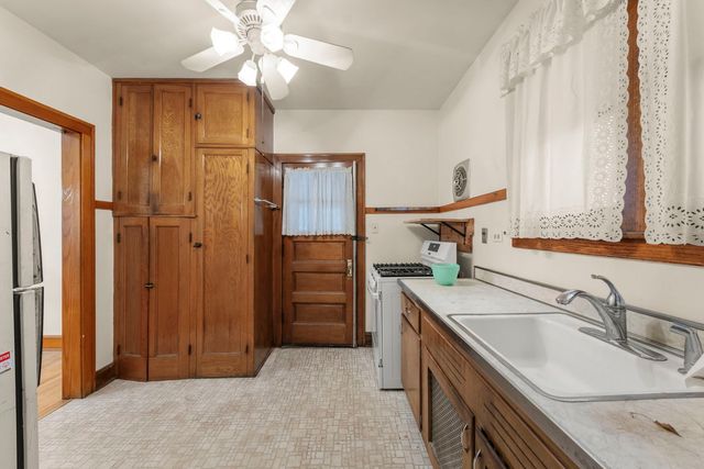 421 W Alexander Boulevard, Elmhurst, IL 60126
