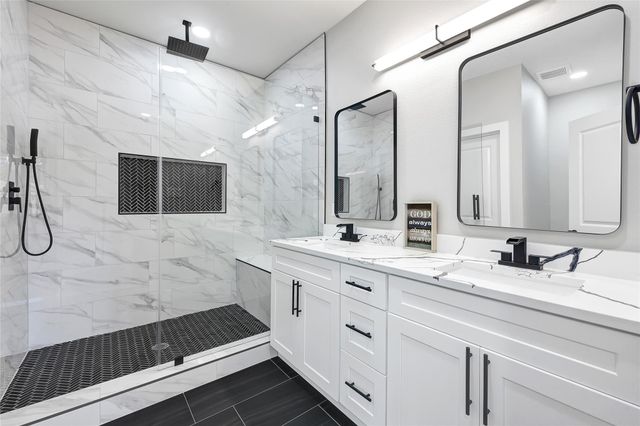9026 Lawncliff Lane, Houston, TX 77040