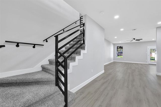 9026 Lawncliff Lane, Houston, TX 77040